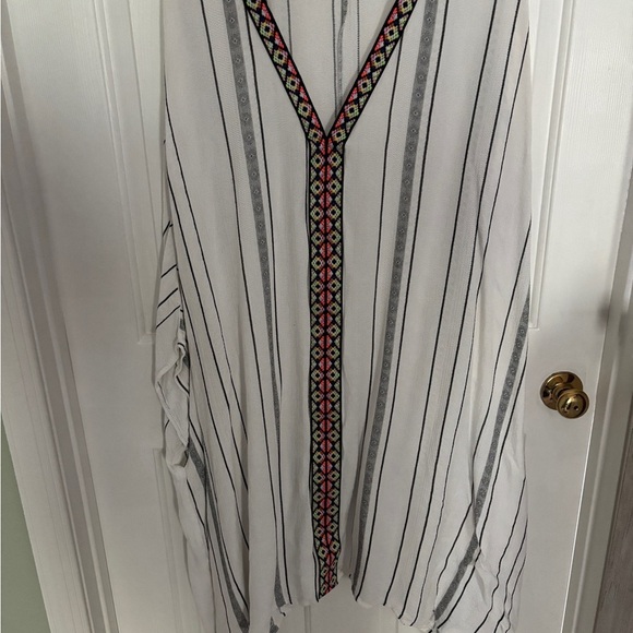 Scoop NYC Other - Scoop White Coverup with Black Stripes